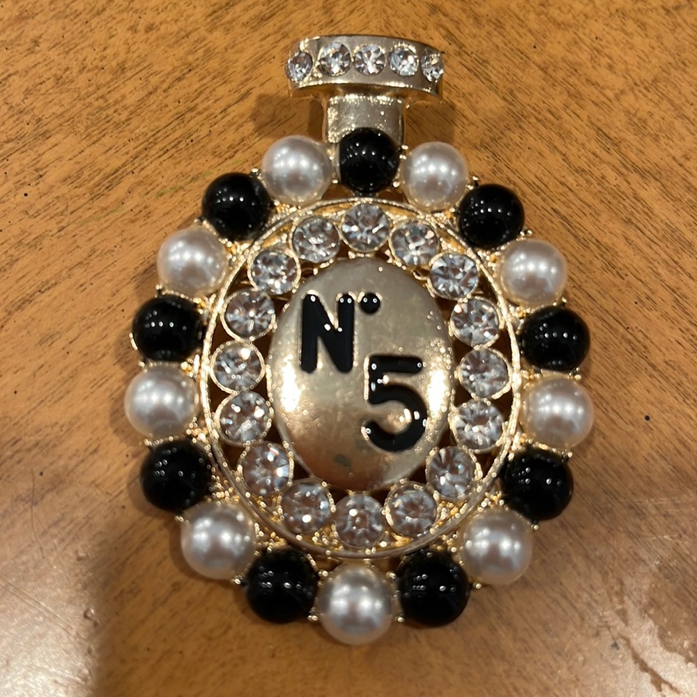 Touch’e Pin new stunning big pin